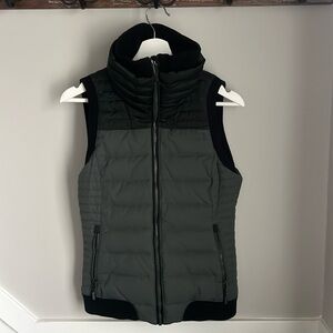 Lole Down Insulated Brooklyn Vest XS green and black